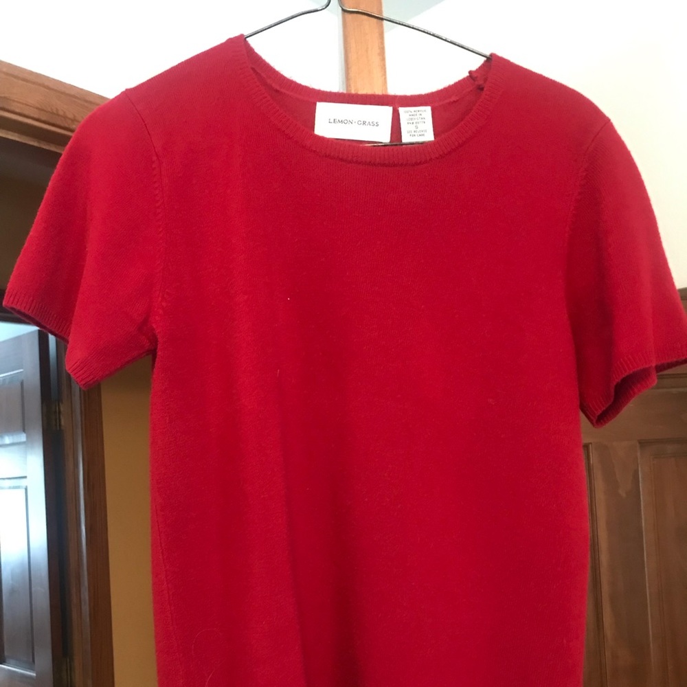 Red Short sleeve shirt
